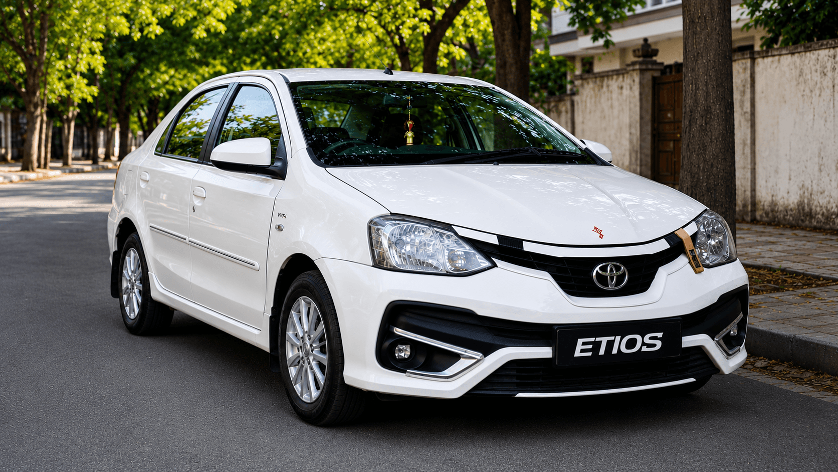 Toyota Etios airport taxi from Pondicherry to Chennai airport drop service